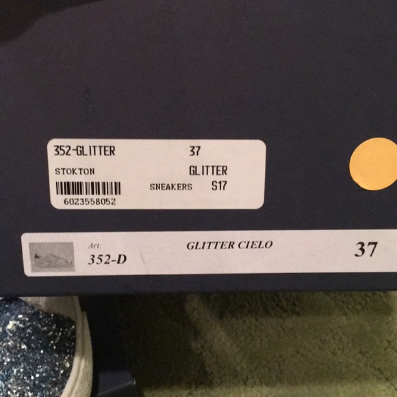 Shoebox blue glittery sneakers with stars⭐️⭐️ - Picture 3 of 6